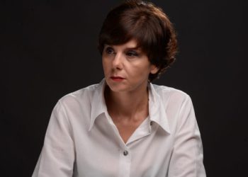 “ღამიდან იმ ქალზე ფიქრს ვაგდებ, თვითმფრინავში რომ იჯდა და იცოდა, ქმარშვილი მიწაში ყავდა” – რას წერს თამარ ჩერგოლეიშვილი