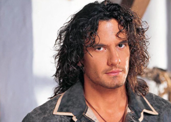 “უკვე შვილიც ჰყავთ” – როგორ გამოიყურება 52 წლის მარიო ჩიმაროს სლოვაკი რჩეული, რომელიც მსახიობზე 21 წლით უმცროსია