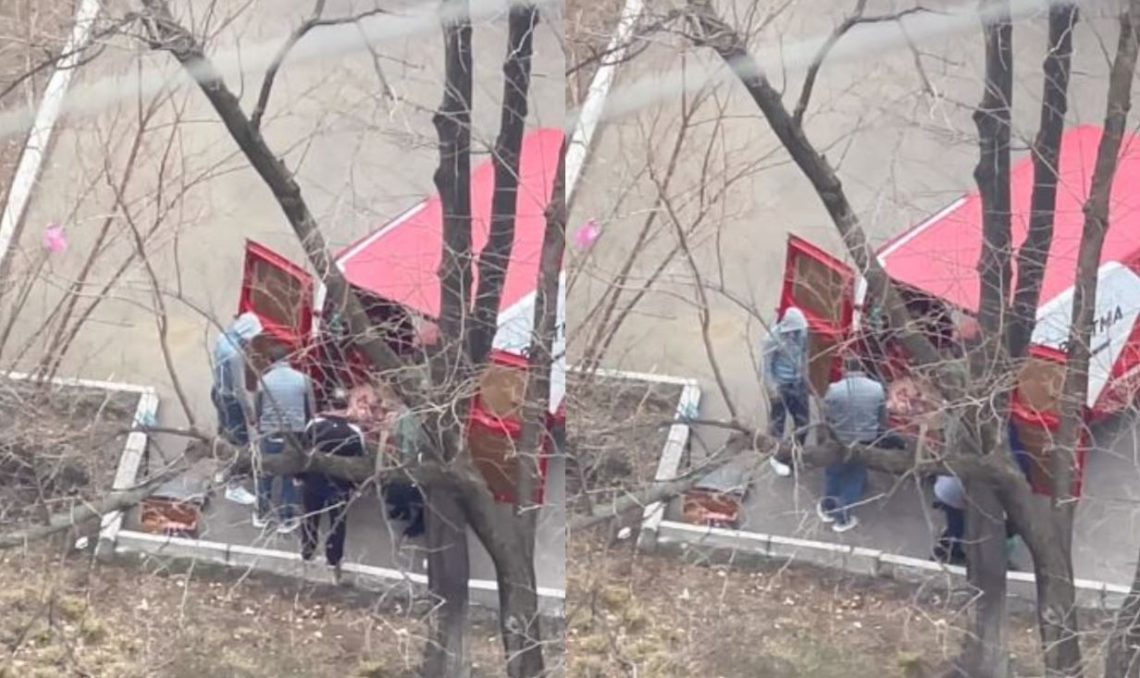 🎥”საბავშვო ბაღში შეაქვთ ხორცი, ძირს ყრიან პირდაპირ… შეხედეთ…”- საგანგაშო კადრებმა საქართველო მოიცვა