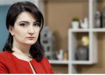 მასწავლებელი რომ ხარ, ნუ აიღებ 3 და 8 მარტს მოტანილ კონვერტს..იქნებ, ვიღაც ერთს არ ქონდა ის 10 ლარი და ისესხა – იმის შიშით, რას იტყოდნენ სხვა მშობლები მასზე