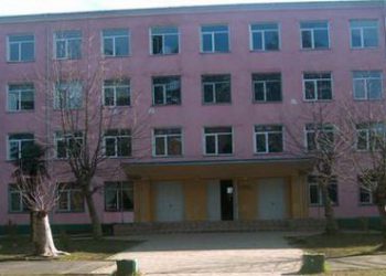 მოსალოდნელი თავდასხმის გამო ქობულეთის 5 სკოლიდან მოსწავლეების ევაკუაცია მიმდინარეობს- რა ხდება ადგილზე