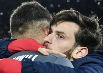 🎥 რა უთხრა კვარაცხელიამ თანაგუნდელებს მოედანზე გასვლამდე? – სიტყვები, რომელზეც მთელი გუნდი აცრემლიანდა