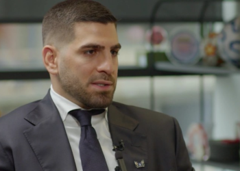 “შრომაც გვასწავლა, დაფასებაც და ბევრი კარგი მაგალითი მოგვცა…” – რას ჰყვება ჩემპიონი საქართველოში გატარებულ ბავშვობაზე