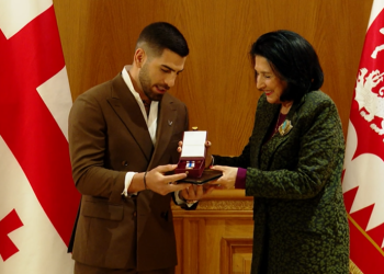 პრეზიდენტმა UFC-ის ქართველი ჩემპიონი ღირსების ორდენით დააჯილდოვა