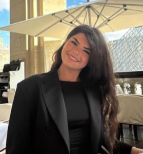 კვარას მეუღლის დის გარეგნობამ საზოგადოება აალაპარაკა - ნახეთ ულამაზესი ნილა