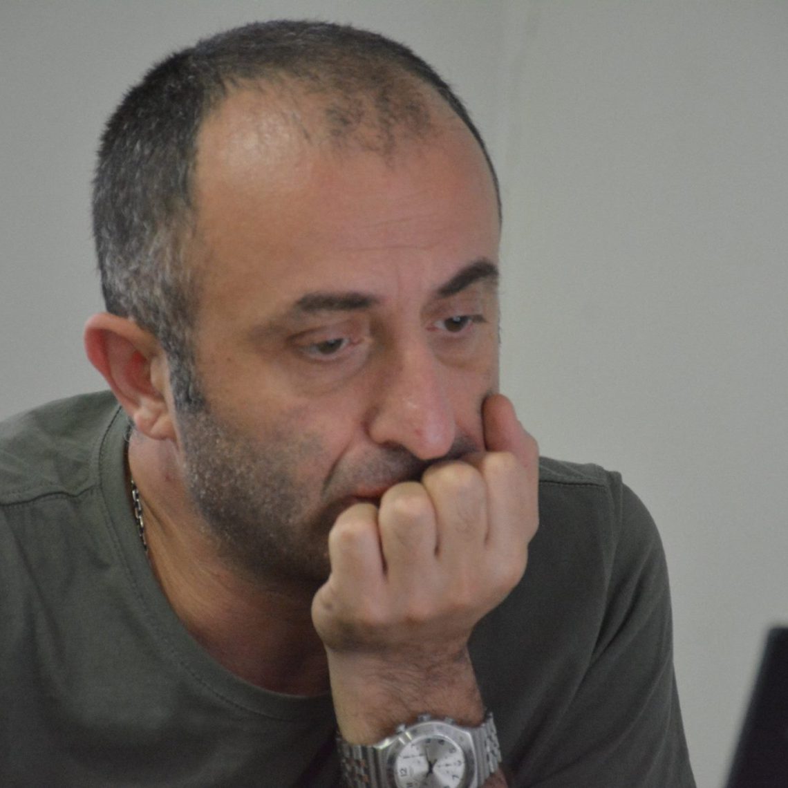 “რუსული კანონის შემდეგ, წავა ცრუ დასმენები და ანონიმკები, ვისაც ვისი ჯავრი ექნება… გაიზრდება უმუშევრობა”- რას წერს დაჩი გრძელიშვილი