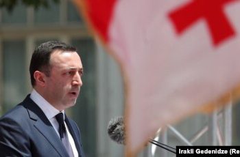 🎥”ჩვენ არ ვემსახურებით არც დასავლეთს და არც აღმოსავლეთს… ჩვენი უმთავრესი იარაღი ჩვენი ოჯახური ფასეულობებია”- ირაკლი ღარიბაშვილი