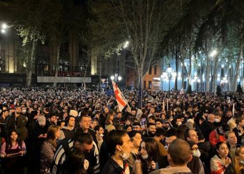 “მთელი საზოგადოება გეუბნებათ რომ არ გვინდა ეს ბოროტების მომტანი კანონი”- რას წერს ჟურნლისტი?