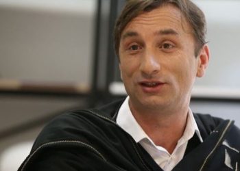 “მოსწავლეებიც გაოცებული არიან, ვერ ხვდებიან ხელისუფლება ვის უტარებს აქციას” – ლადო აფხაზავა