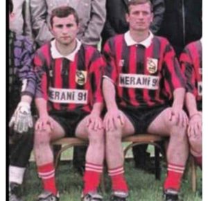 📷 "მამების ძმაკაცობას შვილები აგრძელებენ. მათი ოცნებაც შვილებმა აიხდინეს” – ზურიკო დავითაშვილისა და ხვიჩა კვარაცხელიას მშობლებიც ერთ გუნდში თამაშობდნენ - ემოციური კადრები