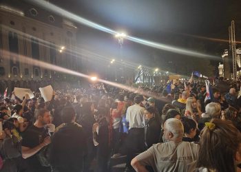 აქცია პარლამენტიდან კანცელარიისკენ დაიძრა