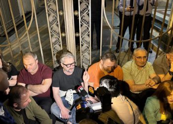 “არ გვეშინია, დედას ვუტირებთ ყველას, ვინც ჩვენ სამშობლოს ემუქრება”- ნიკა გვარამია აქციაზე მივიდა