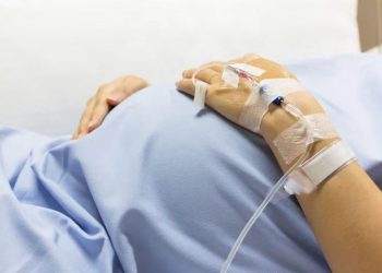 “საშინელება… 9 თვის ორსული ქმარმა სასიკვდილოდ სცემა…” – რას წერს  აკა სინჯიკაშვილი