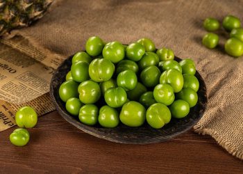 1 კგ ალუჩა 250 ლარი – რა ღირს იმპორტირებული თუთა და საზამთრო?