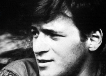 ვინ იყო ბიჭი, რომელიც 9 აპრილს რუსულ ტანკს ჯოხით შეებრძოლა