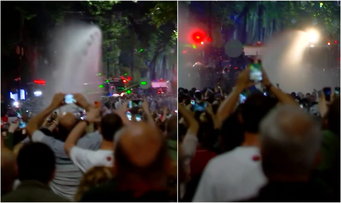 რუსთაველის გამზირზე სპეცრაზმი აქციის მონაწილეებს ამ წუთებშიც არბევს