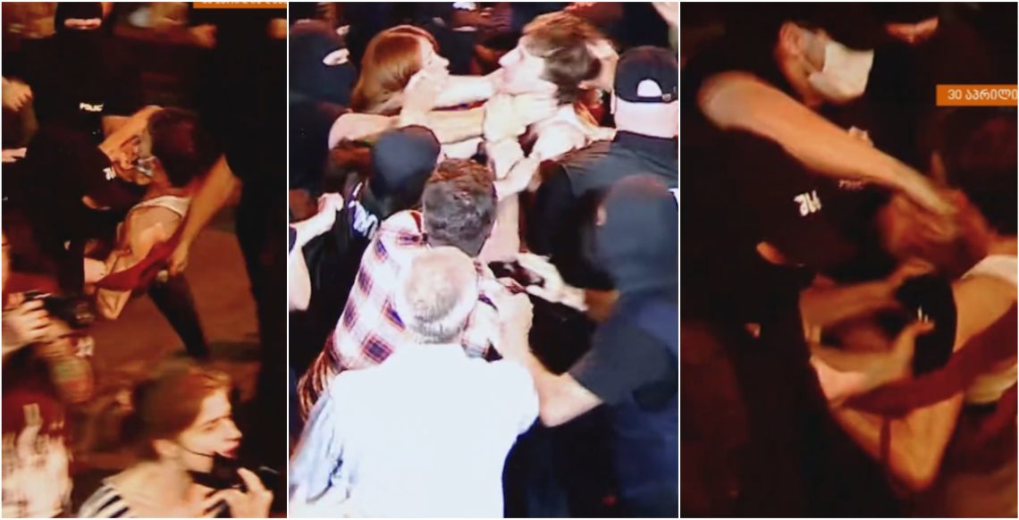 რამდენიმე პოლიციელი ერთ დემონსტრანტზე ძალადობს – იხილეთ საგანგაშო კადრები აქციიდან