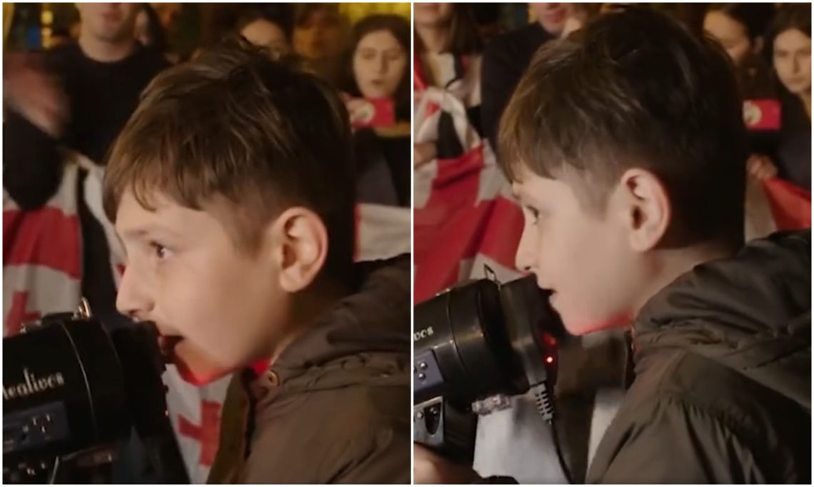 “კობახიძე და ეგეთო ხალხო, მალე რუსეთის ბუნკერებში მოგიწევთ დამალვა, რადგან ჩვენ მოვდივართ, ახალი თაობა” – პროტესტის პატარა მონაწილე