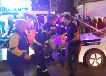 ბათუმში ახლახანს მანქანა ქვეითს დაეჯახა – დაშავებული ქალი კლინიკაში გადაჰყავთ