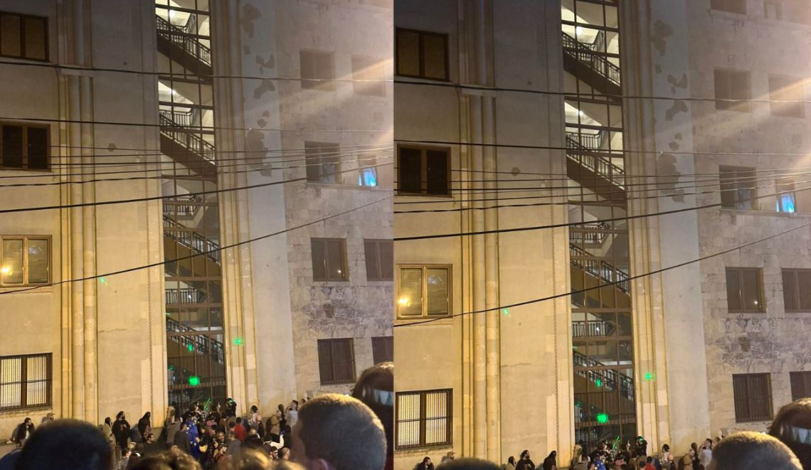 “ოცნების” დეპუტატები პარლამენტს სპეცრაზმის კორდონით ტოვებენ