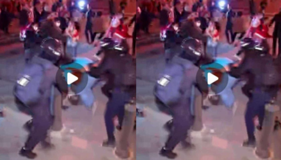 🎥რამდენიმე სპეცრაზმელმა მოქალაქე სასტიკად სცემა – რა საშინელი კადრები ვრცელდება პარლამენტიდან ამ წუთებში