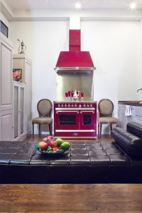 “რა სილამაზეა” – სოფიკო შევარდნაძის სახლი-სასტუმრო – როგორ ბინაში ცხოვრობს ედუარდ შევარდნაძის შვილიშვილი