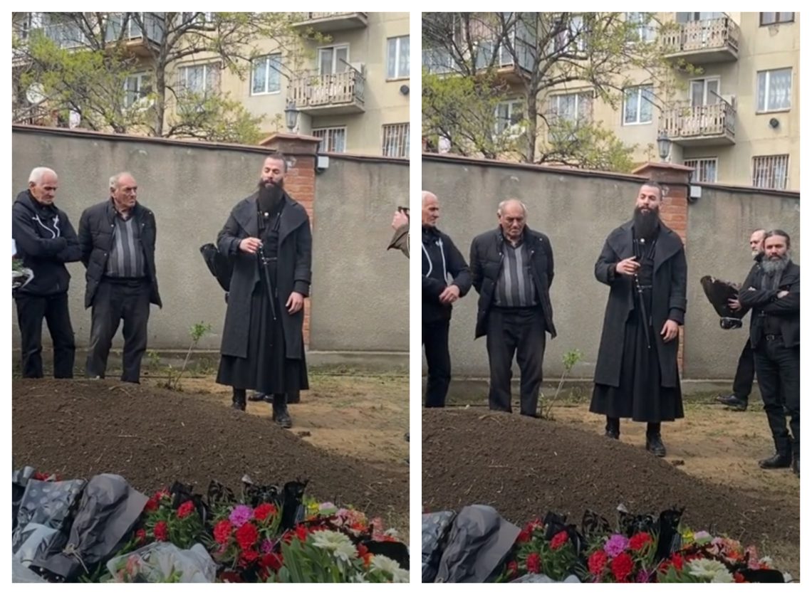 🎥გიორგი გილიგაშვილის “ლექსი დატირება” უახლოესი ადამიანის დაკრძალვაზე – ცრემლებს ვერ შეიკავებთ