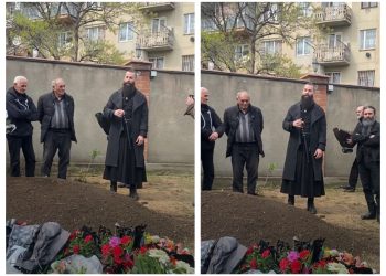 🎥გიორგი გილიგაშვილის “ლექსი დატირება” უახლოესი ადამიანის დაკრძალვაზე – ცრემლებს ვერ შეიკავებთ