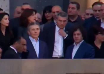 პარლამენტთან აქციაზე ბიძინა ივანიშვილი მივიდა