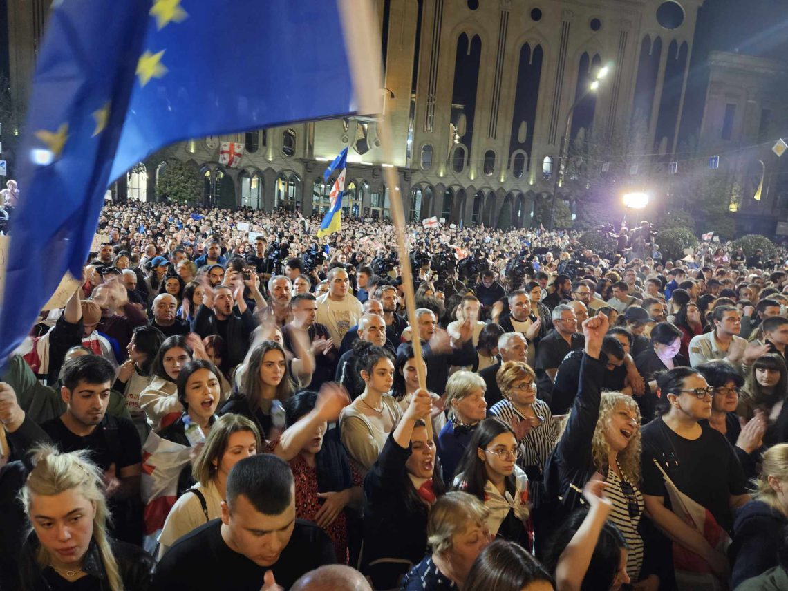 “გააკეთეთ პოლიტიკური განცხადება”- აქციის მონაწილეებმა “ოცნებას” ერთ საათიანი ვადა მიაცეა