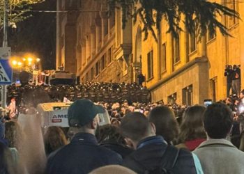 შსს-მ აქციაზე დაკავებები დაიწყო – დაკავებულებს შორისაა ზურაბ გირჩი ჯაფარიძეც