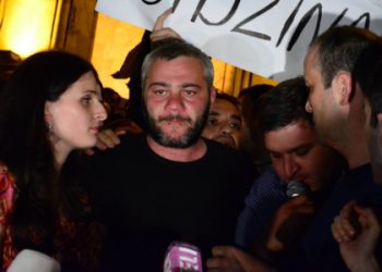 🎥”ესენი არიან შეშინებული ვითომ ადამიანები, რომლებიც საკუთარ შვილებსაც უპირისპირდებიან… ვერ შეიყვანთ რუსეთში საქართველოს”– ზაზა სარალიძე