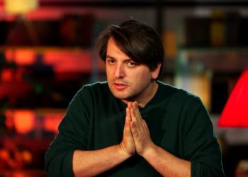 რატი ამაღლობელს სახლთან ჩაუსაფრდნენ – მწერალი საგანგაშო ინფორმაციას ავრცელებს