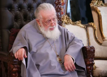 “ლოცვა სამი ახალგაზრდისა…{მეფემ}გავარვარებულ ღუმელში ჩაყარა,ისინი კი სრულიად უვნებელნი დარჩნენ, რადგან უფლის ანგელოზი იყო მათთან”- პატრიარქის მინიშნება “ოცნებას”?