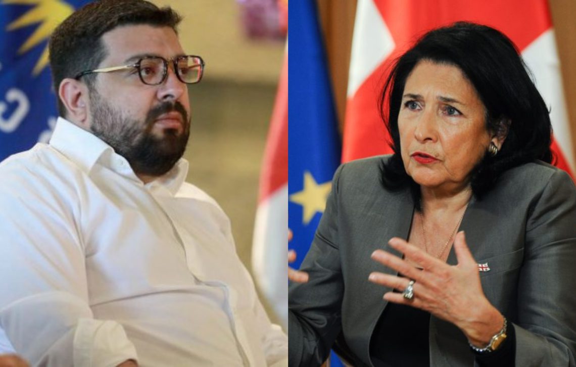 “საკუთარი ქვეყნის გერბის ქვეშ რომ არ დაგაყენებენ და კუთხეში დადგომის არანაირი პრეტენზია არ გაგაჩნია – ეს არის იმ ქალის დამოკიდებულება” – სამხარაძე პრეზიდენტზე