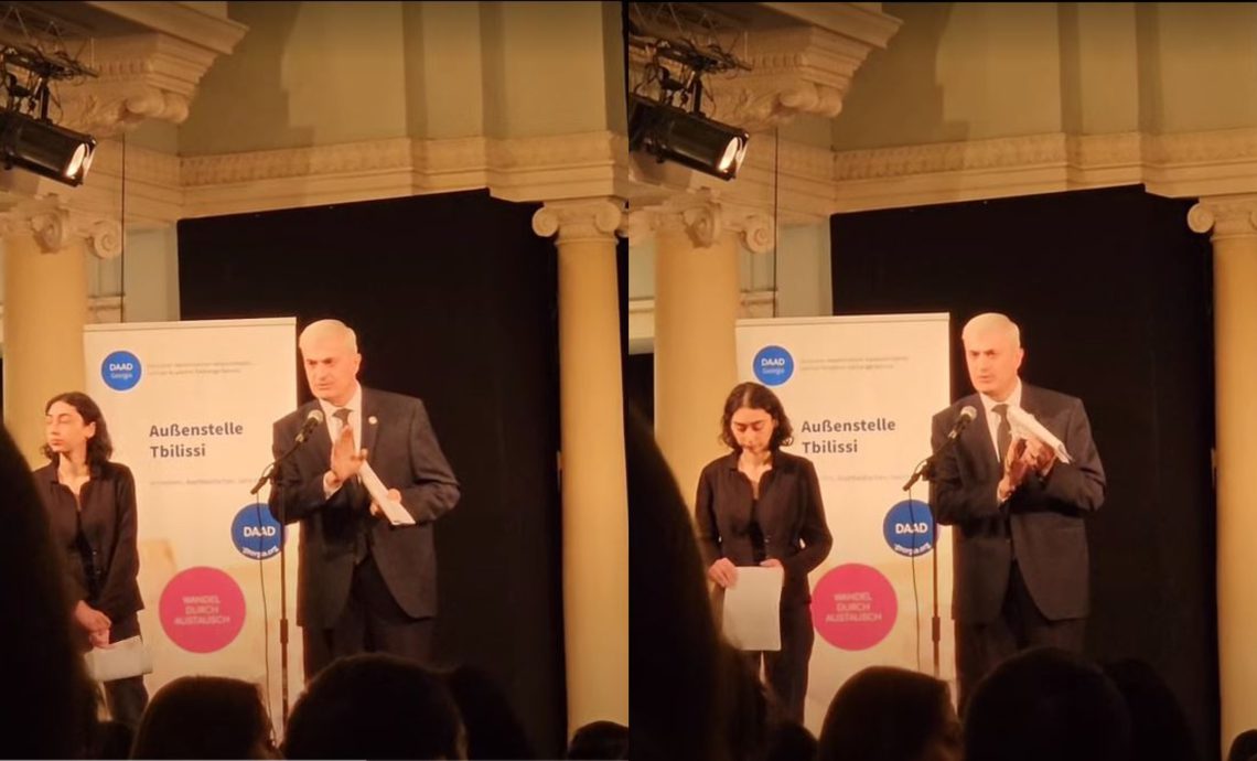 “თუ სახელმწიფო სწორ კურსზე დგას, ტაში დამიკარით “- სამეცნიერო ფონდის დირექტორის მოწოდებაზე დარბაზში ტაში არავინ დაუკრა და სცენა დაატოვებინეს