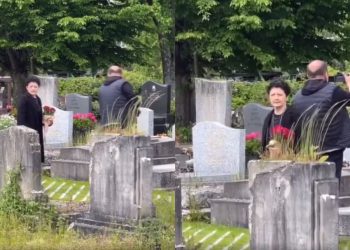 🎥თეა წულუკიანის სკანდალური ვიდეო სასაფლაოდან – “ყვავილებს იპარავდა”