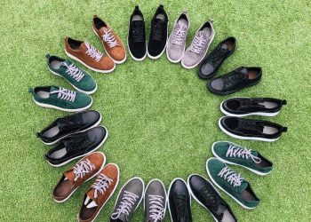 ფეხსაცმლის ქართული ბრენდი AKA.ge შსს-ის თანამშრომლებზე მომსახურებას წყვეტს