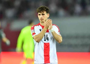 „რამდენი ადამიანიც ეს დღეებია რუსთაველის გამზირზეა გამოსული, ამდენივე და ალბათ მეტიც საქართველოს ევროპის ჩემპიონატზე გასვლას ზეიმობდა. ევროპის, რადგან ჩვენი ადგილი მხოლოდ იქაა”-ანზორ მექვაბიშვილი