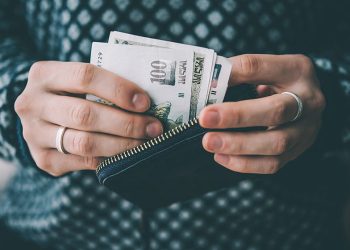 სად შეიძლება აორთქლდეს ჩვენი საპენსიო დანაზოგები? – ნახეთ, ქართველი ექსპერტის გაფრთხილება