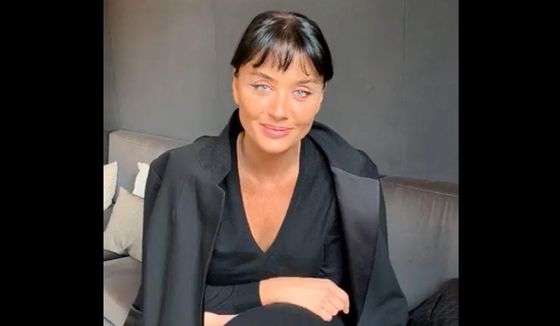 “ამ ქალს წლები ვერაფერს აკლებს”- მაკა ასათიანი ჭაღარა თმით გამოჩნდა