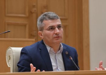 რატომ არ მისცა ხმა “რუსულ კანონს” მამუკა მდინარაძემ? – საპარლამენტო უმრავლესობის ლიდერს არც კენჭისყრაში მიუღია მონაწილეობა