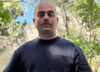 პოლიციამ სახლიდან წაიყვანა “გირჩი ტვ”-ის თანამშრომელი, რომლის ადგილსამყოფელიც უცნობია – რას ედავებიან გიორგი მოსიაშვილს?