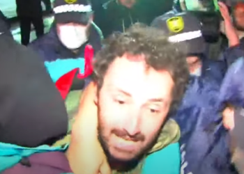 “ეპილეფსიის მძიმე ფორმა აქვს” – გმირთა მოედანზე დაკავებულ კონსტანტინე თოხაძეს ახლობლები ეძებენ