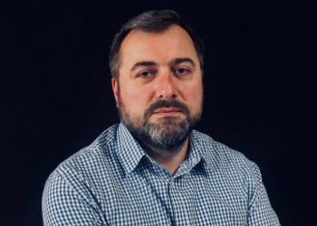 “არ გვეშინია, არ ვიღლებით” – გია ჯაფარიძე, რომელსაც ზონდერები სასტიკად გაუსწორდნენ, აქციაზე მივიდა