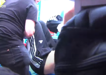 აქციაზე უგონო მდგომარეობაში მყოფი სკოლის მოსწავლე სასწრაფოს კლინიკაში გადაყავს