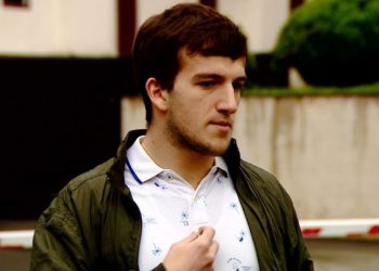 “ესეც დაიჭირეთო და შემათრიეს… ვისაც არ დაეზარა, ყველამ დამარტყა” – 14 მაისს აქციაზე დაკავებული ახალგაზრდა