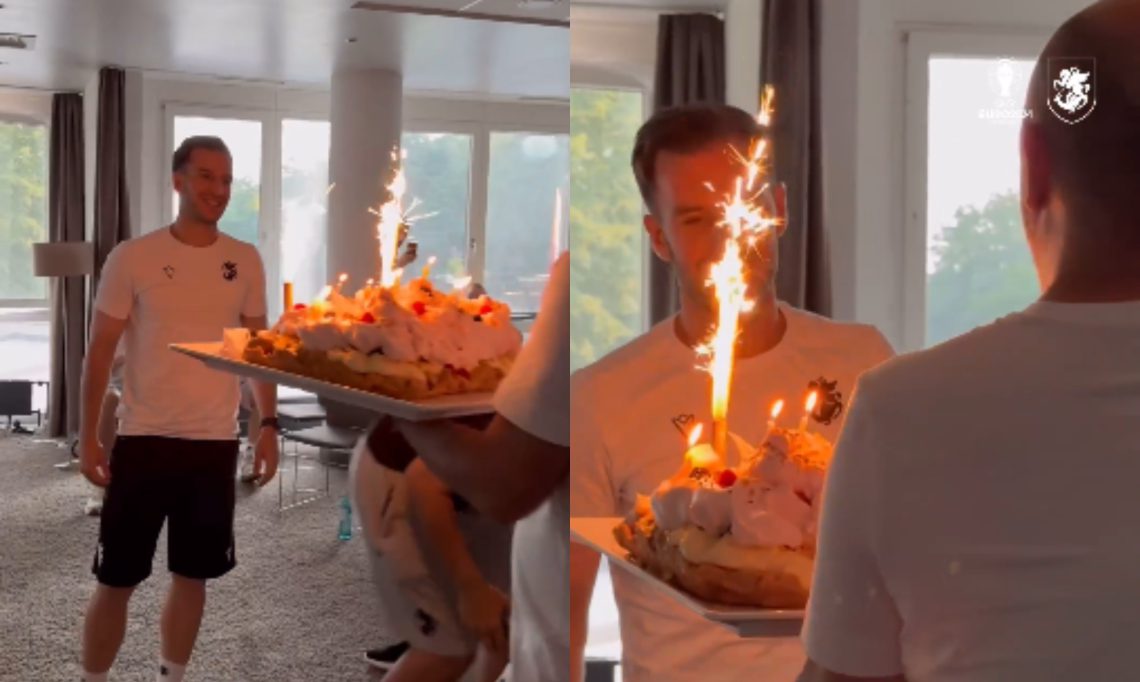 🎥 როგორ მიულოცეს საქართველოს ნაკრების ფეხბურთელებმა დაბადების დღე ოთარ კაკაბაძეს?