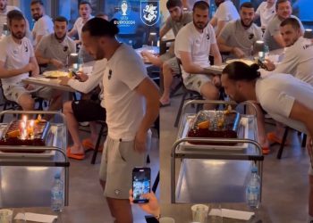 🎥 როგორ ულოცავს ნაკრები გიორგი ქოჩორაშვილს დაბადების დღეს? – კადრები გერმანიიდან