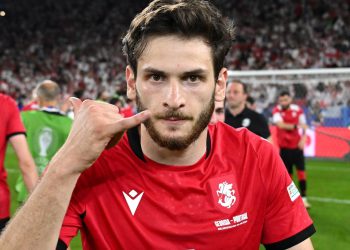 ნახეთ, როგორ ულოცავს ხვიჩა კვარაცხელიას “ნაპოლი” ისტორიულ გამარჯვებას